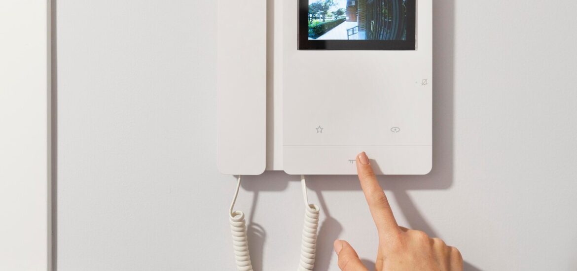 Sécurité domestique : comment choisir un interphone vidéo adapté à vos besoins ?